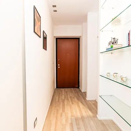 Chic Elegante Rifugio A Due Passi Dalla M4 דירה מילאנו